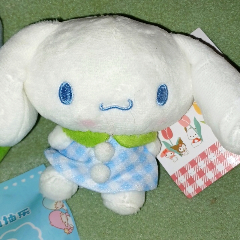 NEW Sanrio Cinnamaroll, enameled brooch and Surprise Eraser